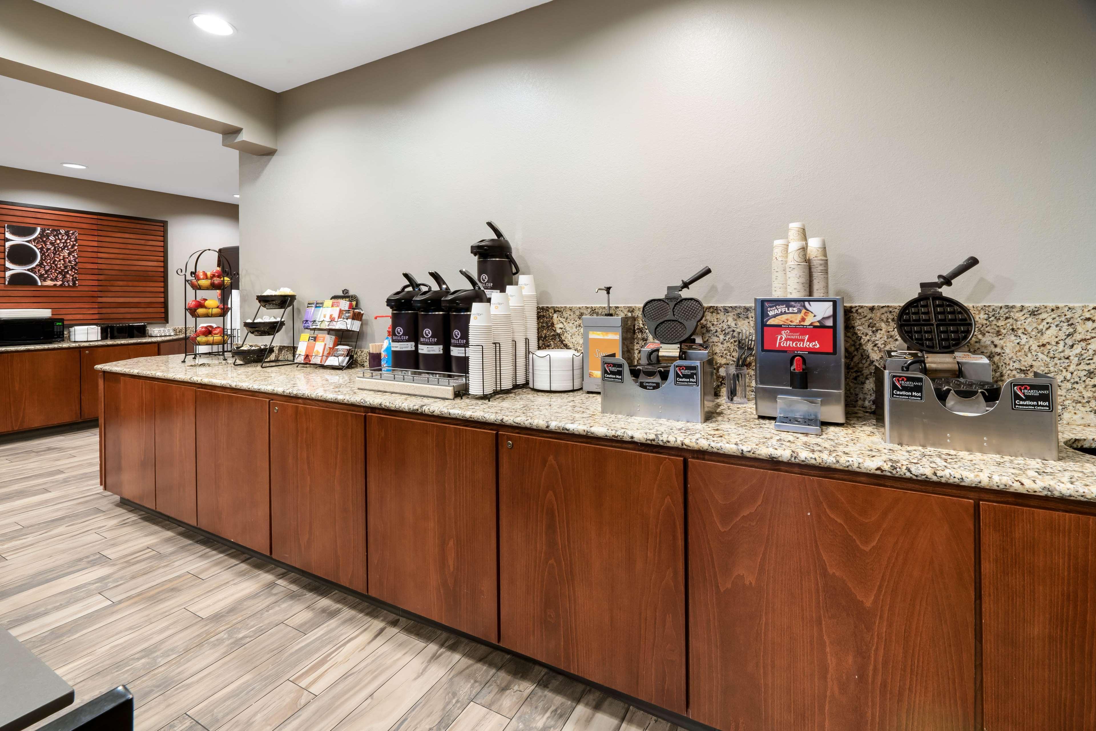 Best Western Plus Kalispell/Glacier Park West Hotel & Suites Exterior photo