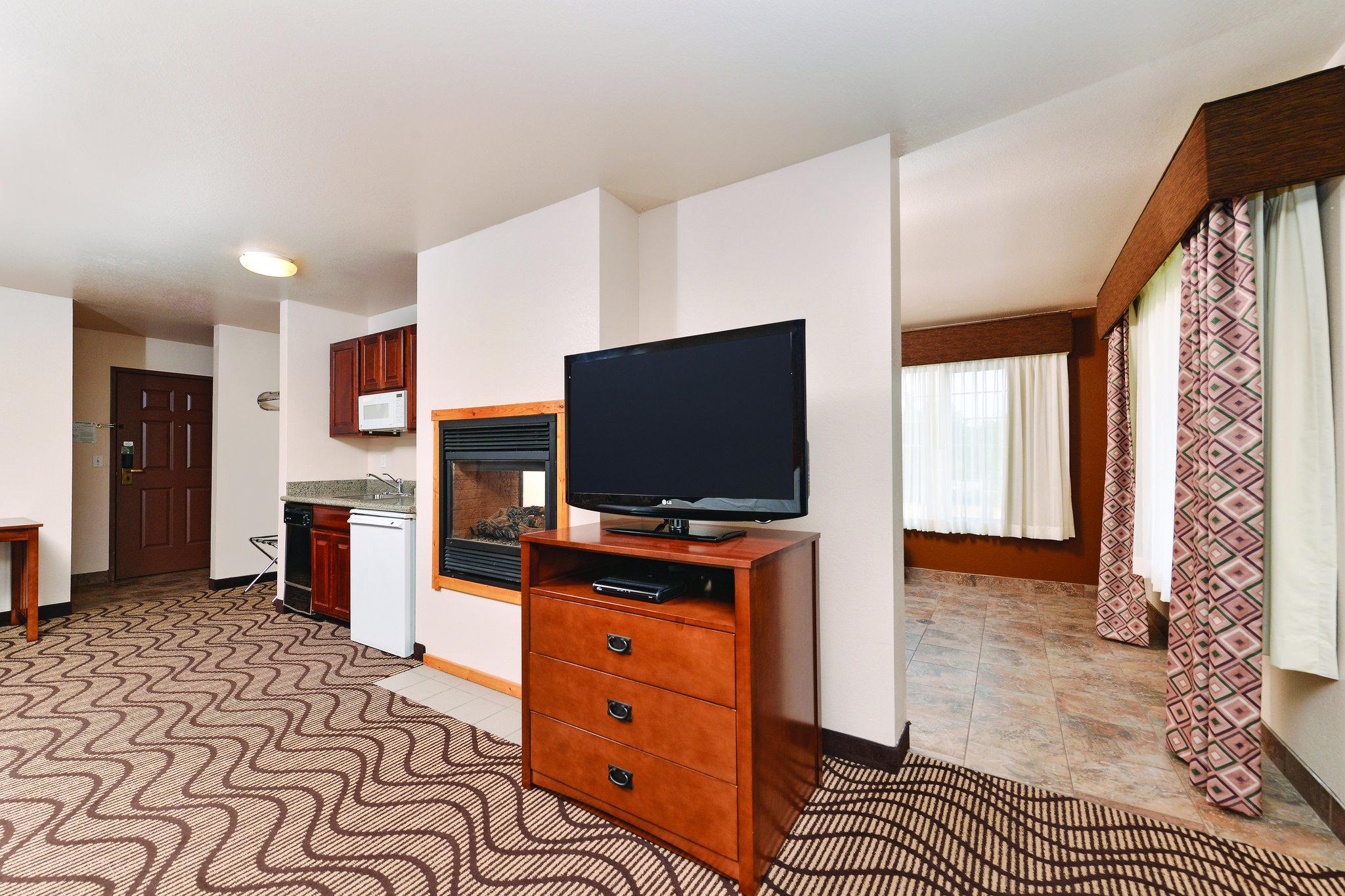 Best Western Plus Kalispell/Glacier Park West Hotel & Suites Exterior photo
