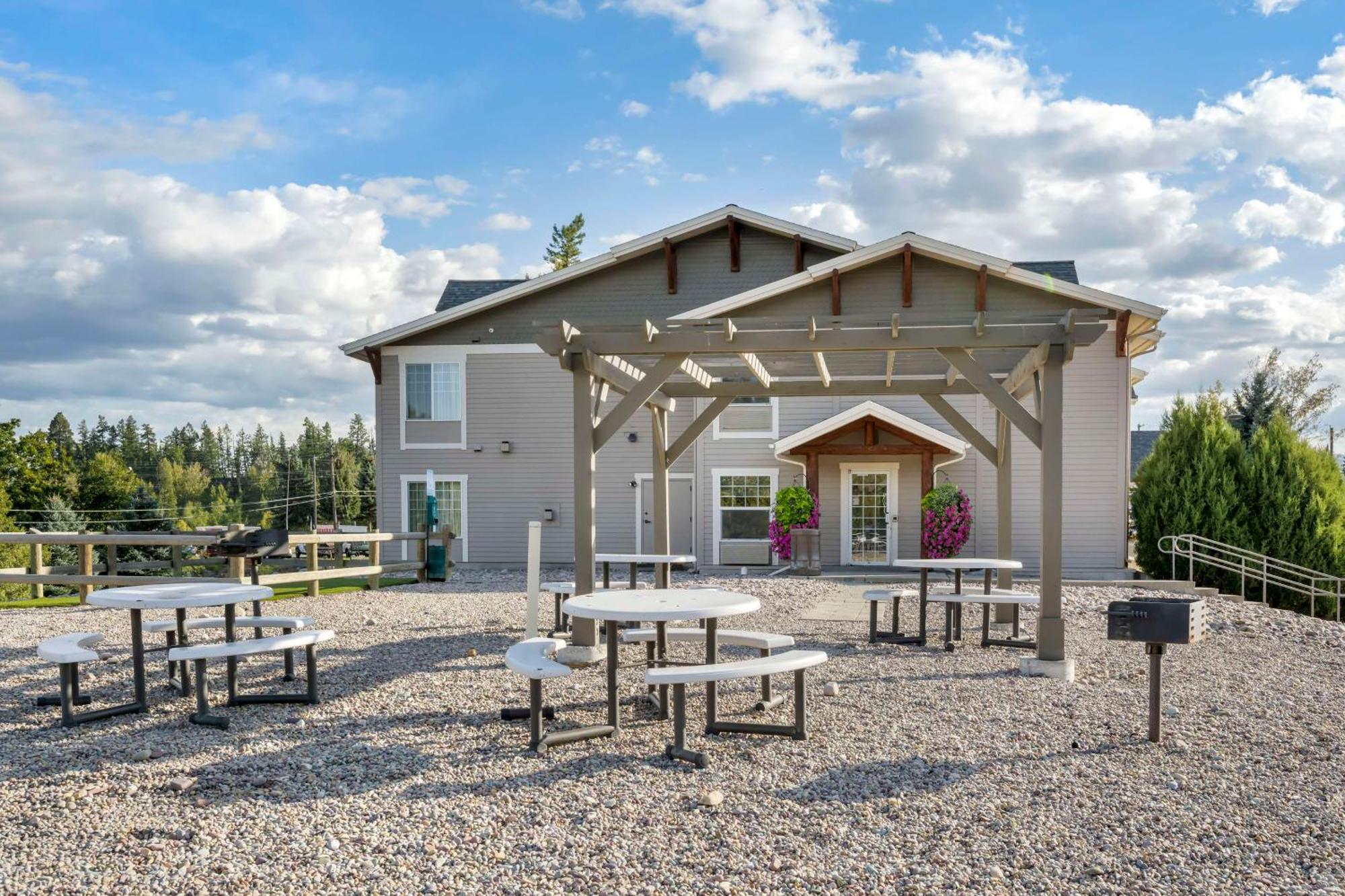 Best Western Plus Kalispell/Glacier Park West Hotel & Suites Exterior photo